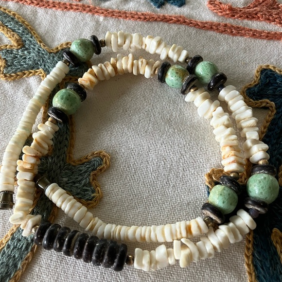 ALL CORAL WHITE AND GREEN NECKLACE 18” BARREL CLASP - Picture 15 of 17